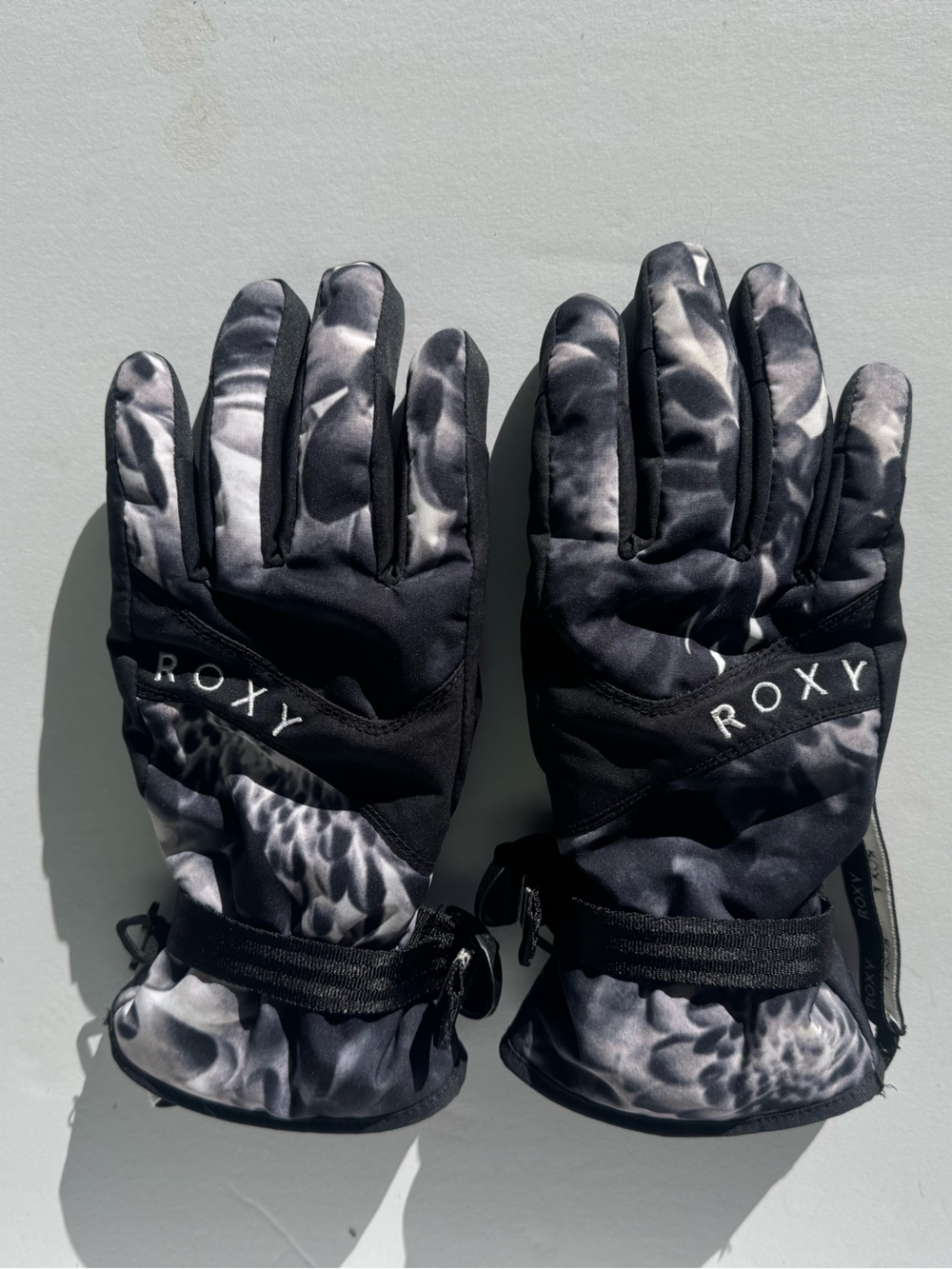 Roxy Women’s Tie Dye Snow Gloves- Size M, Like New